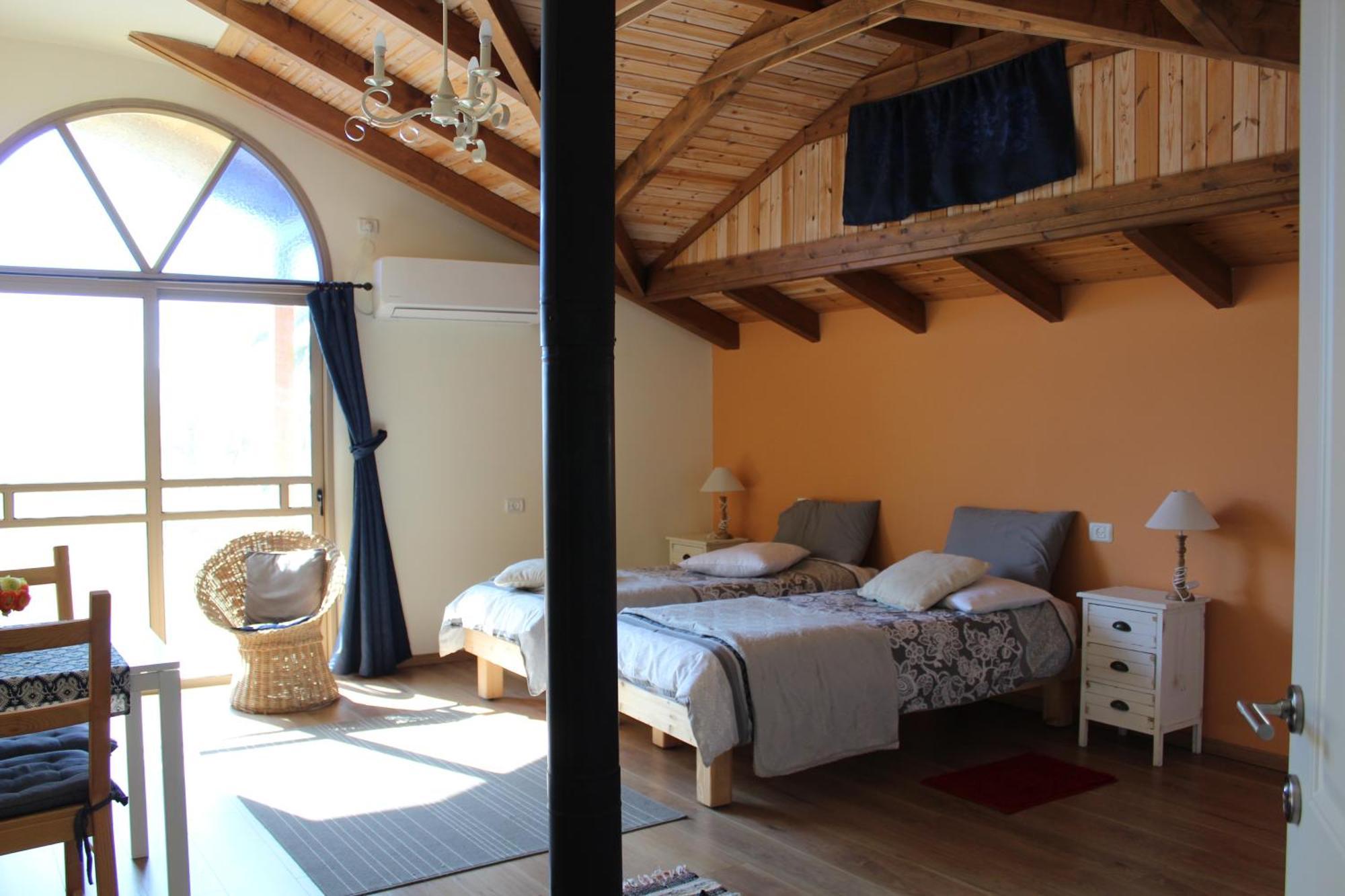 Off The Square Hotell Safed Eksteriør bilde